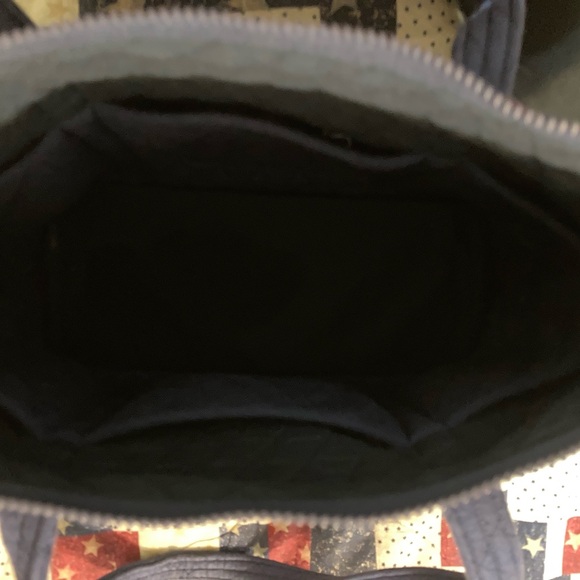 Mickey Mouse Patriotic quilted bag.14" x 10". Used. Zipper & 6 pockets on inside - Picture 4 of 9